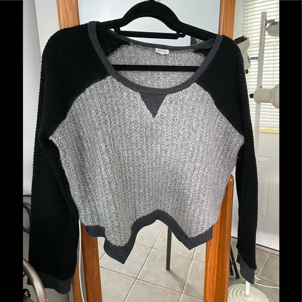 Urban sweater size M